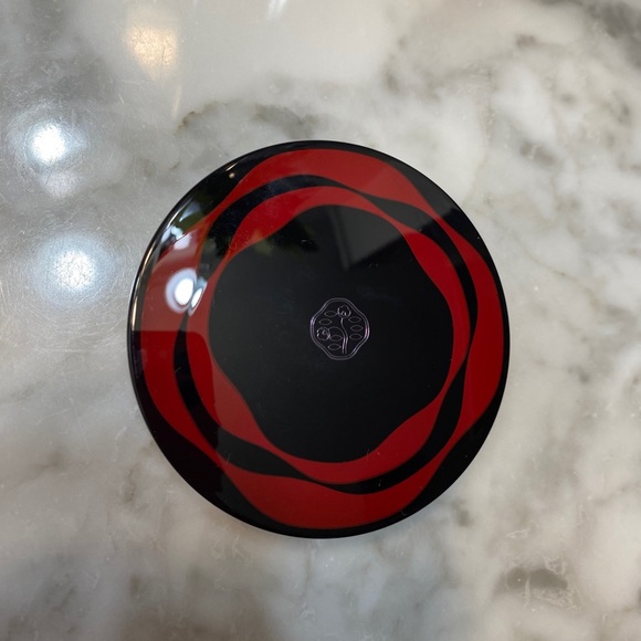 ***SOLD*** Shisheido Blush - Picture 1 of 2